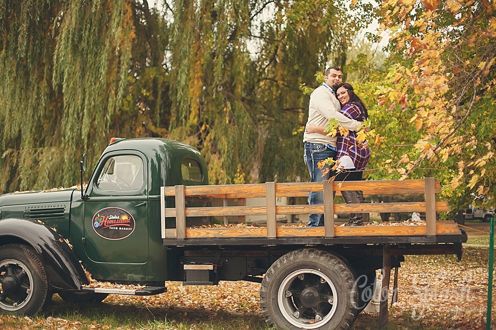 Color Splash Studio | Kalamazoo Fall Engagement Photos